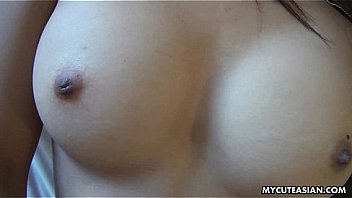 Сексуальную опытную женщину ебет в анус юный